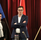 Megint jönnek, nyavalyognak Megint jönnek, nyavalyognak