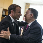 Macron bókolt Orbánnak