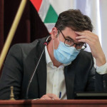 Karácsony lemondására várva 