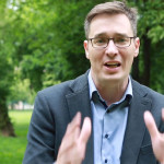  Meggyőződésem, hogy ennek a fajankónak nincs ki a négy kereke