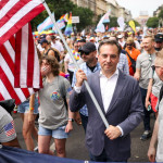 Nem fért a bőrébe