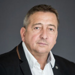 Bayer Zsolt: Megszülte hűtlen gyermekét…