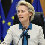 Ursula és Albert a chatszobában