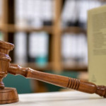 Bayer Zsolt: Ezeket a bírókat ne fogadd el! Bayer Zsolt: Ezeket a bírókat ne fogadd el!