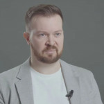 Bayer Zsolt: Stirlitz, Bond meg a „hős”