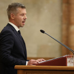 Elborult Magyar Péter agya, megint mocskolódott a parlamentben Elborult Magyar Péter agya, megint mocskolódott a parlamentben