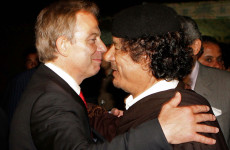 Kadhafi haverja demokráciát játszik