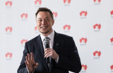 Elon Musk egyetlen képpel pörkölt oda Joe Bidennek