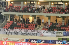 Bayer Zsolt: Szánalmas, kicsike, agyhalott románok
