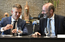 Itt a globalisták mesterterve: ezért ültetnék Magyar Pétert a magyarok nyakára