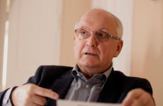 Sortűz után össztűz: így csinált viccet a jogállamból a Tisza Párt Baka Andrással Sortűz után össztűz: így csinált viccet a jogállamból a Tisza Párt Baka Andrással