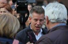 Piszkálja a csőrét