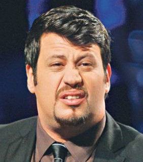 Puzsér szánalmas násztánca