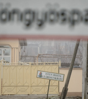 Gyöngyöspata avagy a jéghegy csúcsa Gyöngyöspata avagy a jéghegy csúcsa