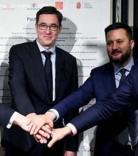 Ideológiai emberkísérleteket támogat Karácsony varsói haverja
