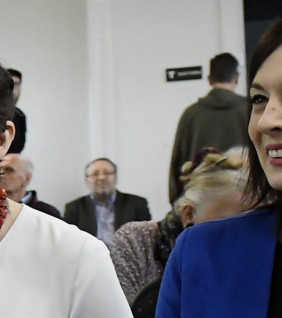 Így csinál tulkot magából az EP-s Dobrev-brigád
