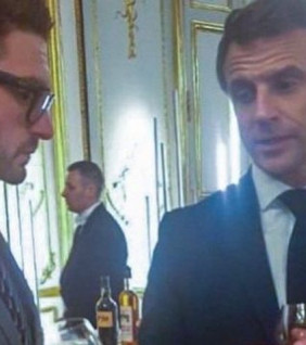 Macron elnök és Alexander Soros „elnök” beszélgetése Párizsban 