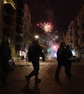 Szilveszteri migránsdáridó Nyugaton Szilveszteri migránsdáridó Nyugaton