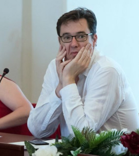 Ismét manökennek állt Karácsony Gergely 
