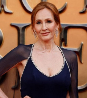 J. K. Rowling ismét megálljt parancsolt az őrületnek J. K. Rowling ismét megálljt parancsolt az őrületnek