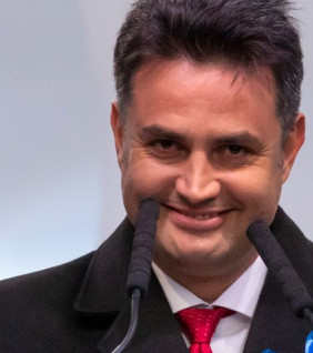 Márki-Zay párttá alakítja magát, így segít a cövekelésben 