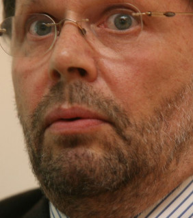 A „bölcsek”, a bili és a „kisded”