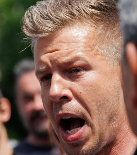 Ő Péter. Miniszterelnök a Facebookon Ő Péter. Miniszterelnök a Facebookon