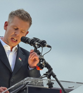 Magyar Péter politikai öngyilkossága elkerülhetetlen Magyar Péter politikai öngyilkossága elkerülhetetlen