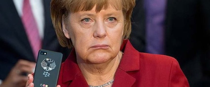 lead-merkel-phone.jpg