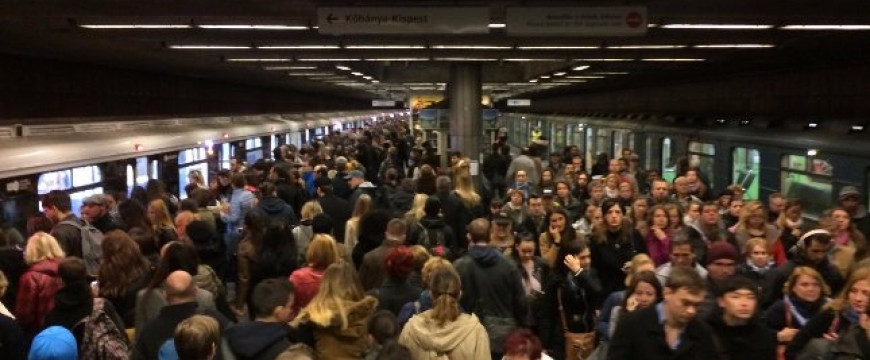 A metrókat akarja ellepni a ultralibsi csürhe