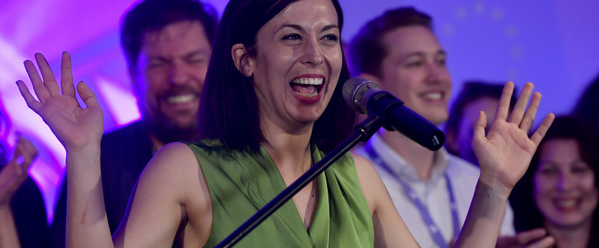 Cseh Katalin tomboló szelfije Cseh Katalin tomboló szelfije