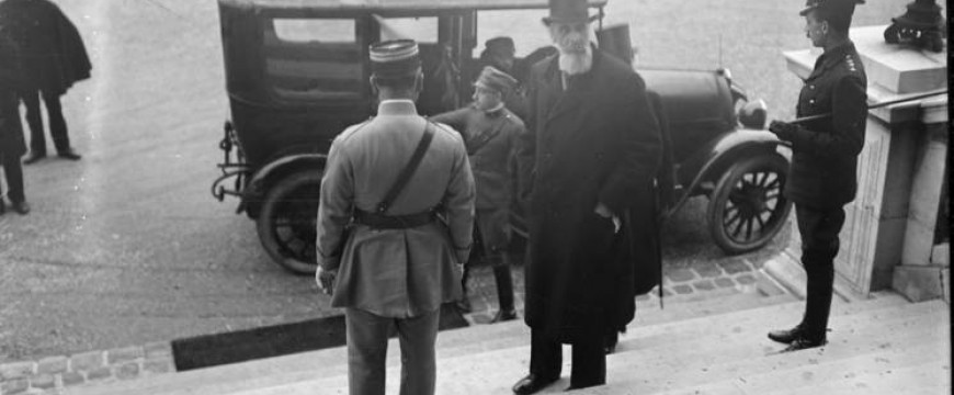 Apponyiékat elzárják a külvilágtól Párizsban