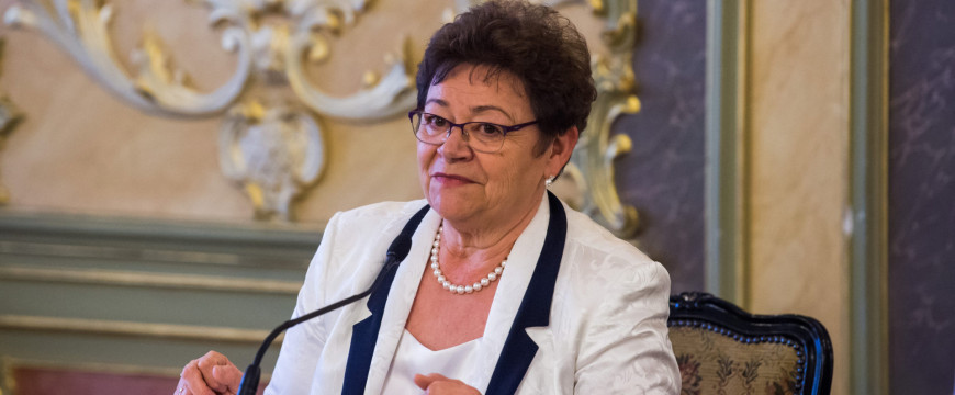 Müller Cecília rendet vágott