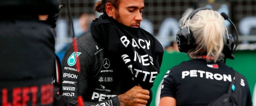 Hamilton térdepeljen kukoricára