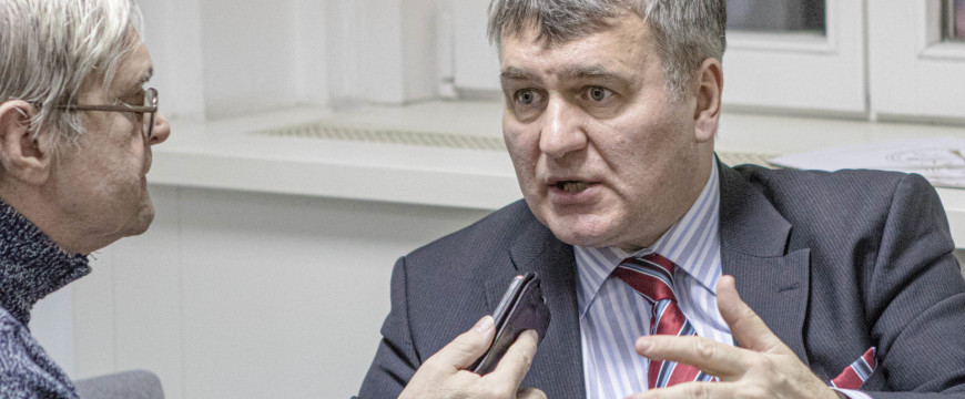 Gyurcsány le akarja vágni a kormány jobb kezét