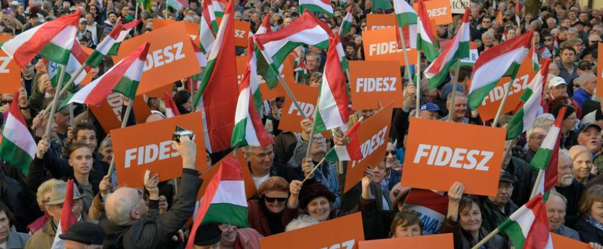 Orbán Viktor, gyere ki!