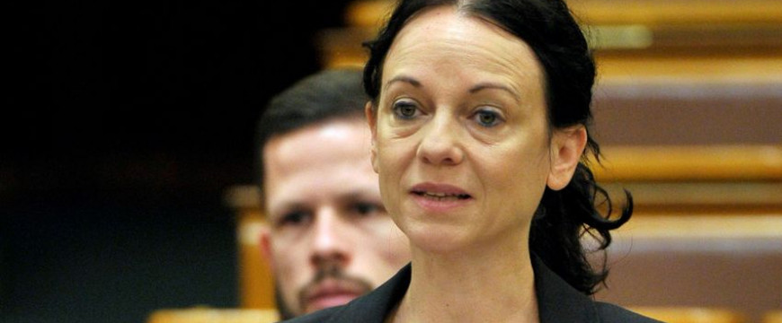 Szabó Tímea áprilisig 