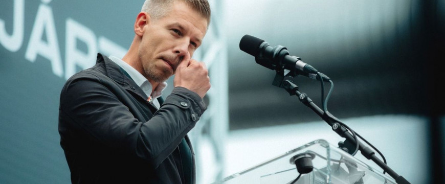 Bástya Péter elvtárs, a kidobatóember