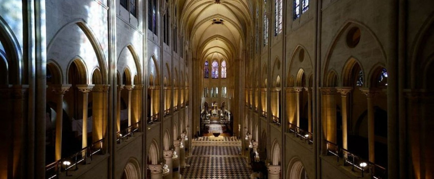 A kígyó útjáról a Notre-Dame-ba 