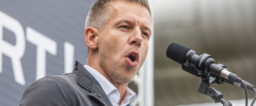 Magyar Péter egyre agresszívabb, most Rost Andreát alázta meg a színpadon