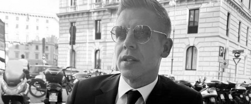 Bayer Zsolt: Az egypálcikás kicsi dildó