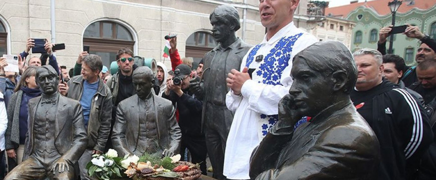 Aki mást mond, rögtön megtámadja a Tisza-szekta