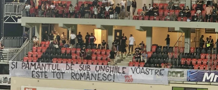 Bayer Zsolt: Szánalmas, kicsike, agyhalott románok