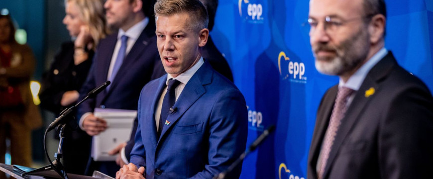 Bayer Zsolt: Kik sütögetik a háborús pecsenyét?