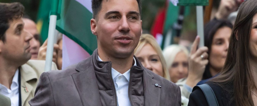 Bayer Zsolt: Juj de izgi!