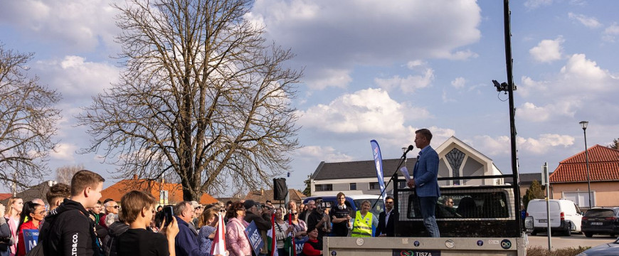 Ilyen évek várnak ránk a Tisza-kormány alatt, öveket becsatolni!