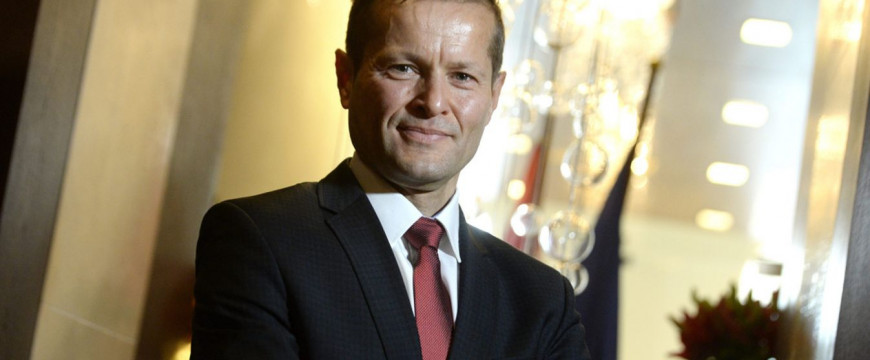 Gajdics Ottó: Villanó sötétség Gajdics Ottó: Villanó sötétség