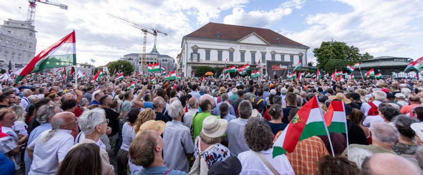 Ez volt az első lépés, megüzenték a tüntetők Magyar Péternek: Nem félünk! Ez volt az első lépés, megüzenték a tüntetők Magyar Péternek: Nem félünk!