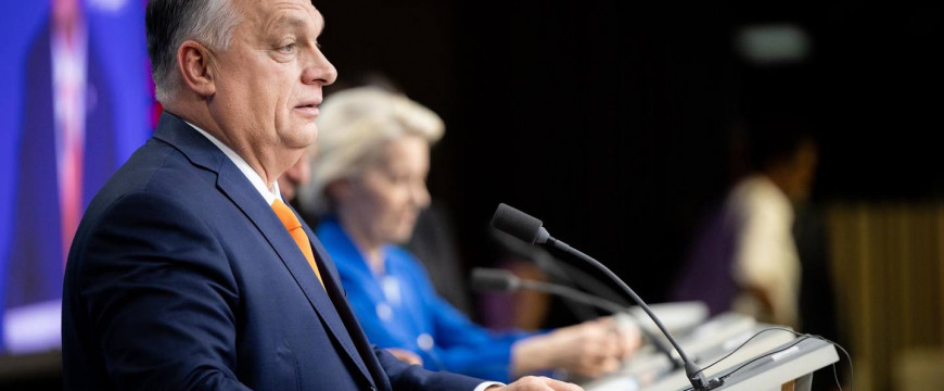 Politico: eddig Orbán Viktor háta mögé bújhattak az uniós államok, most szétesőben az egység