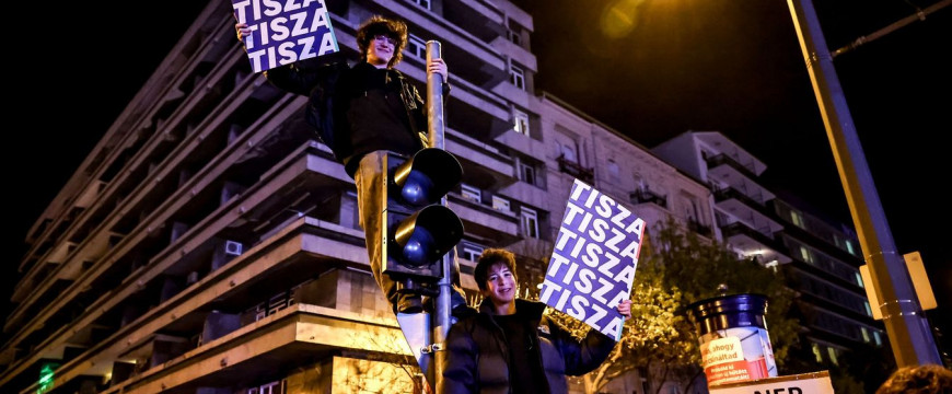 Hálócsapdába ejtett fiataljaink Hálócsapdába ejtett fiataljaink